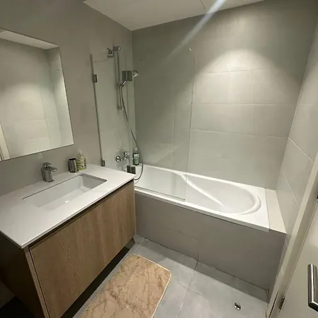 Bw Parkview Riverside Apartment *