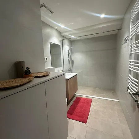 Bw Parkview Riverside Apartment